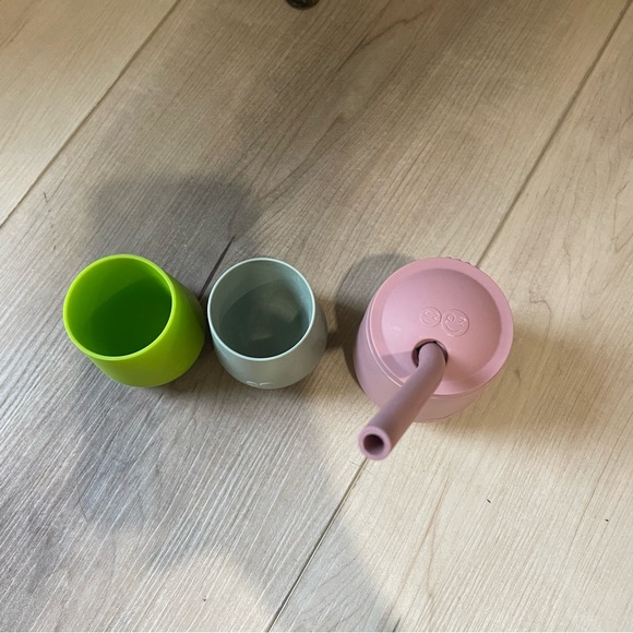 EZPZ Toddler Mini Cup & Straw + tiny cups - Picture 4 of 4